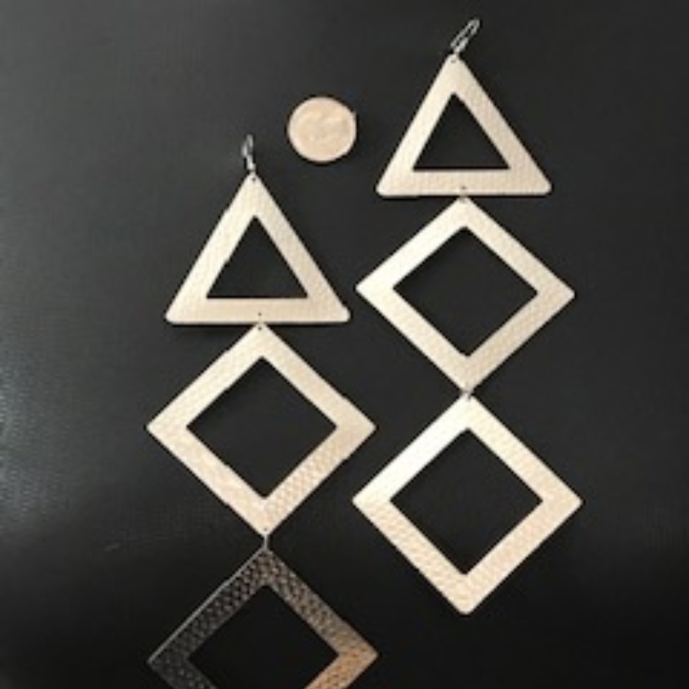 5/$20 Gorgeous Silver Dangle Earrings